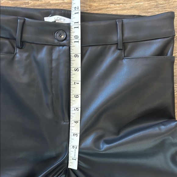 LOFT Women's Size 8 Straight Pants in Faux Leather EUC Sleek Chic - Picture 7 of 10